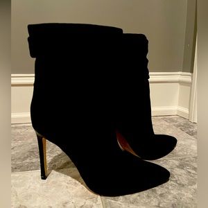 Marc Fisher LTD Rayya pointed toe, slouch bootie - size 9